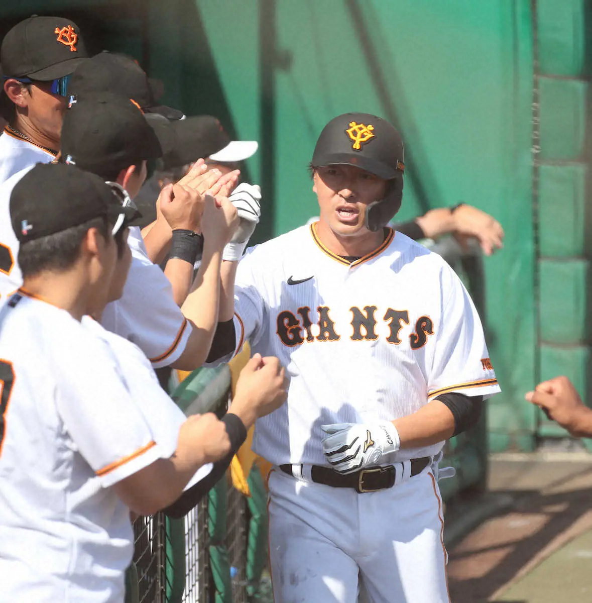 【画像・写真】巨人・長野が代打でタイムリー「ちょっと足がもつれましたけど…」