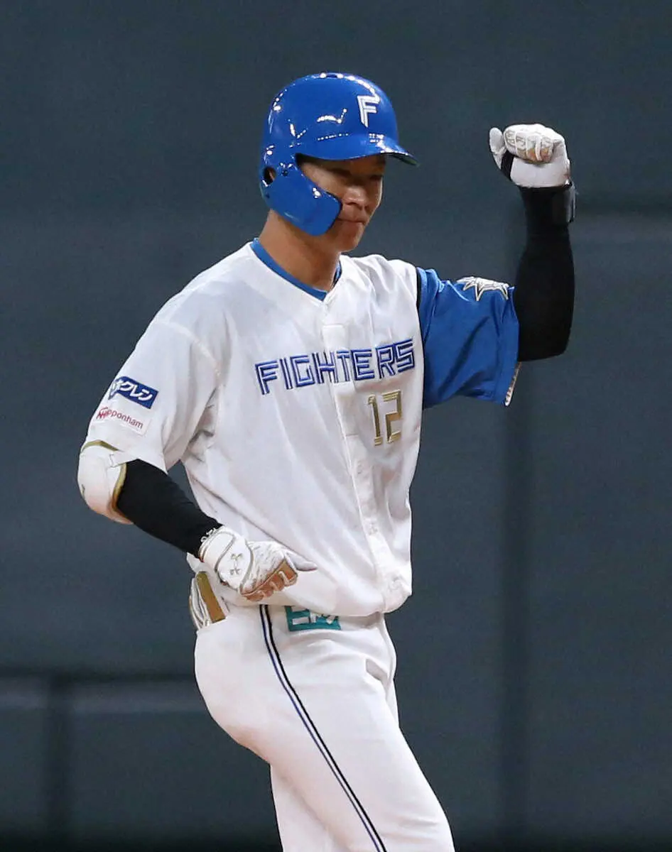 【画像・写真】日本ハム二刀流ドラ1・矢沢　「北海道デビュー」でプロ初決勝打「コンパクトにいきました」