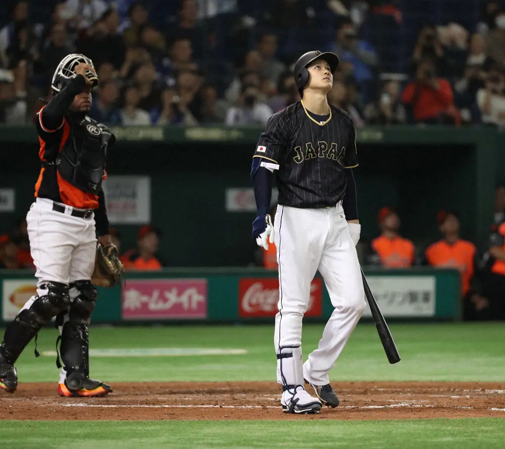【画像・写真】大谷翔平の衝撃打再び！「時差ぼけ」で体調100％じゃなくても…16年の天井打の次は“片膝右手一本弾”
