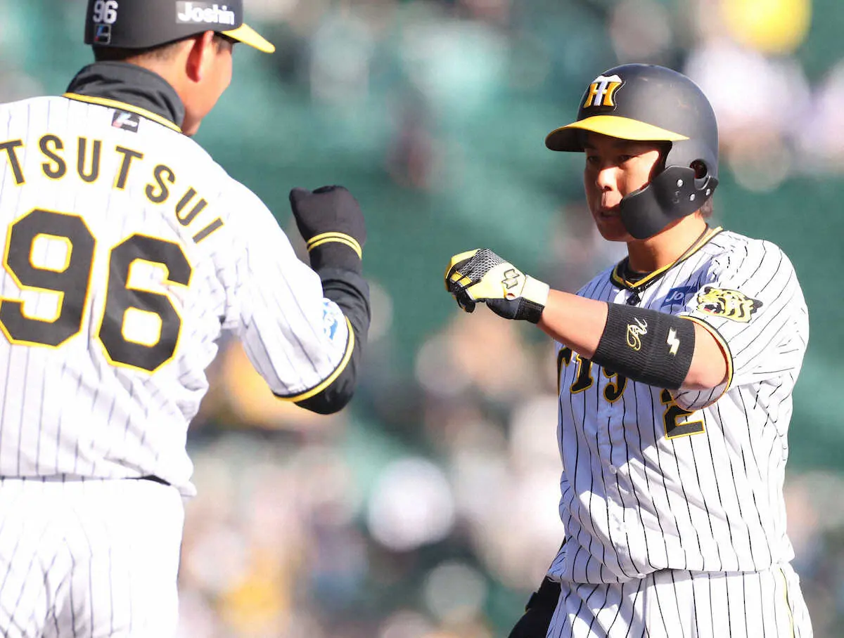 【画像・写真】阪神・梅野は元気です！　右肘の違和感から“前倒し”実戦復帰で安打「感覚を一日でも早く取り戻したい」