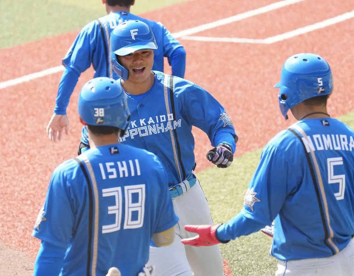 【画像・写真】日本ハム清宮がOP戦3号　初回に右翼席へ「自分の役割を全うできた」