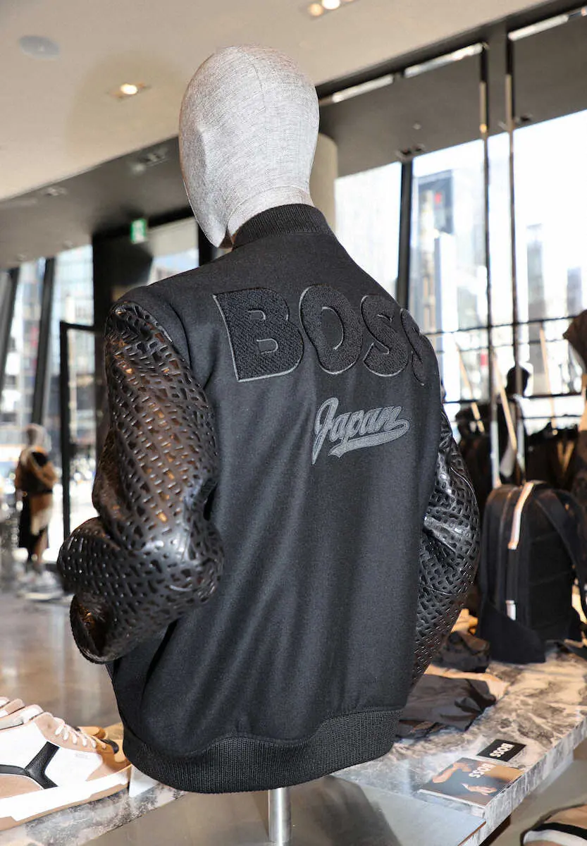 侍・大谷着用の“世界に3着”「BOSS」ジャン 銀座ストアに展示― スポニチ