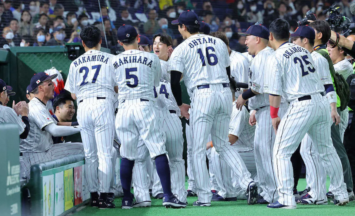 【画像・写真】ヌートバーが侍に火をつけた　3回に逆転劇呼ぶ反撃の中前適時打！　近藤も吉田も続いた一挙逆転