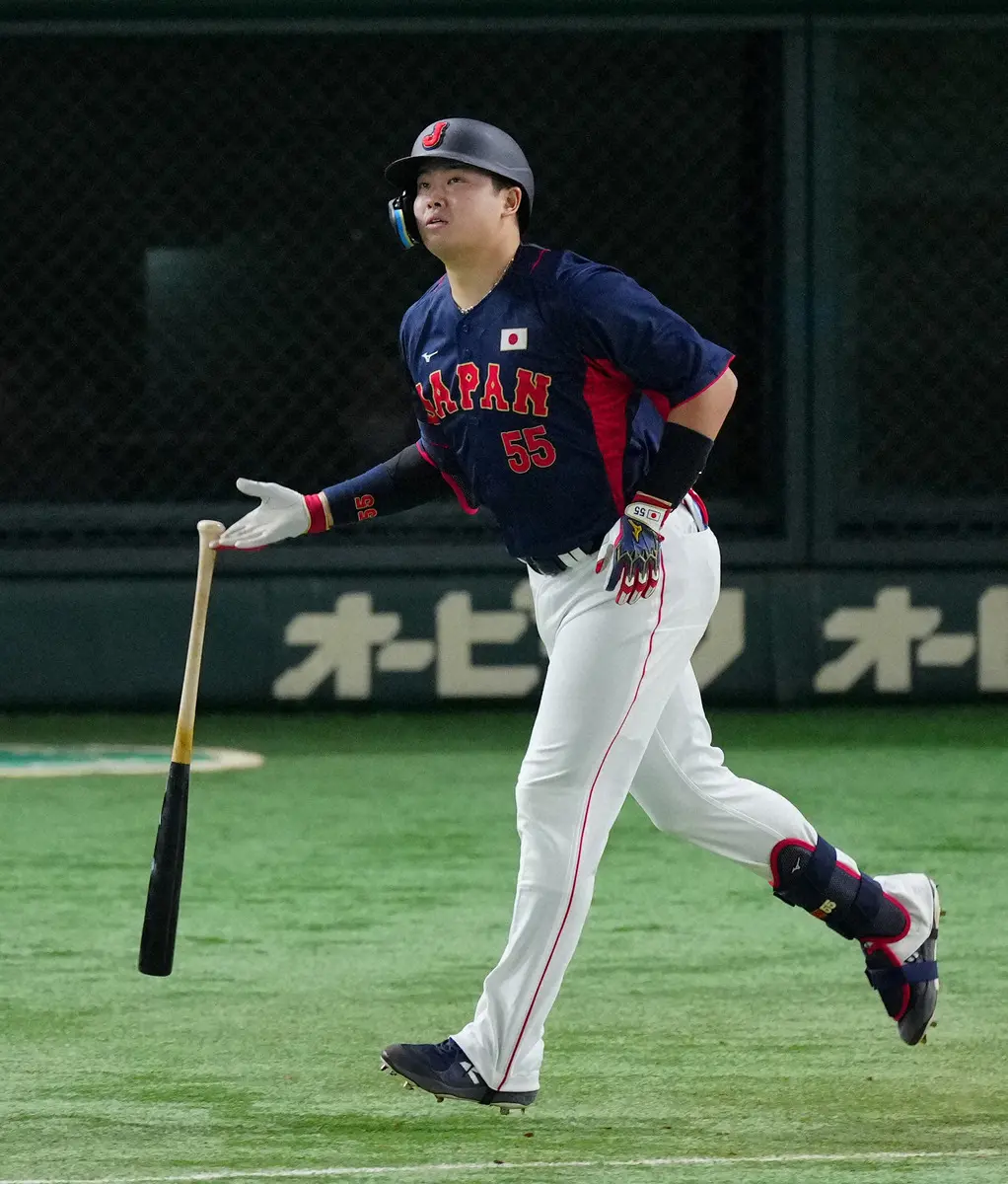 【画像・写真】侍・村上　日本の4番が上げてきた！　第4打席左前打で2試合連続安打　大谷壁ドン弾後の飛球にため息も