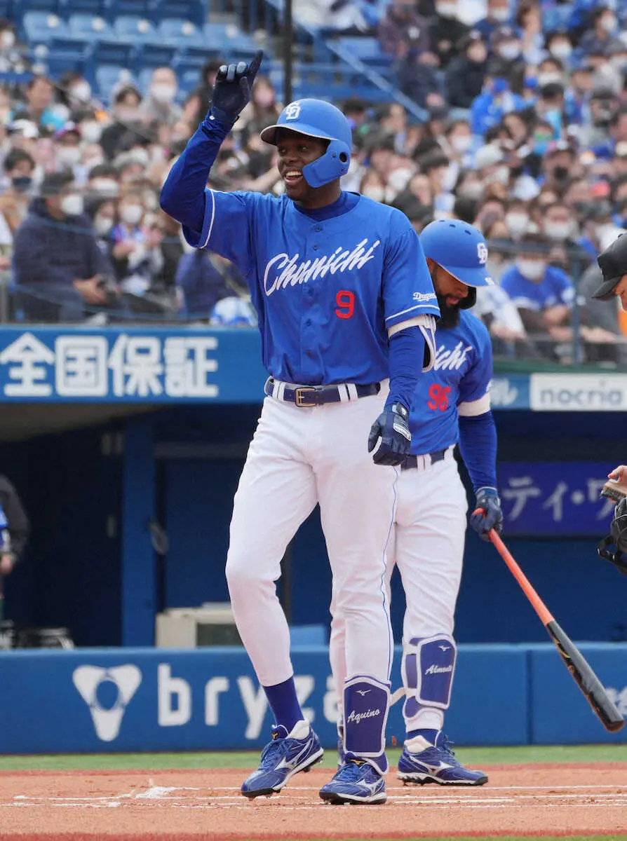 【画像・写真】中日が新外国人アキーノのオープン戦2号弾で先制、快勝「うまく反応して打てたと思うよ」