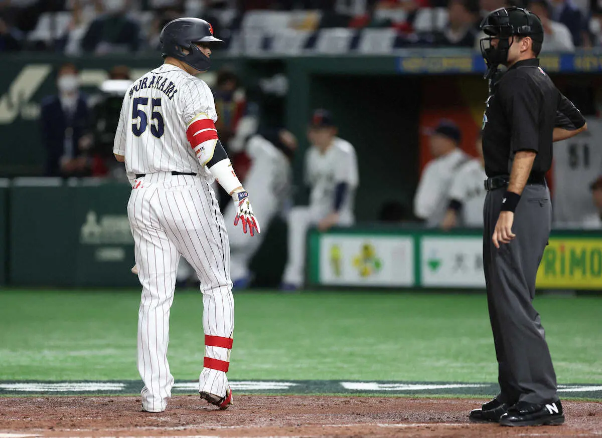 【画像・写真】侍・村上　初の5番で第1打席は見逃し三振　東京ドームは大きなため息…
