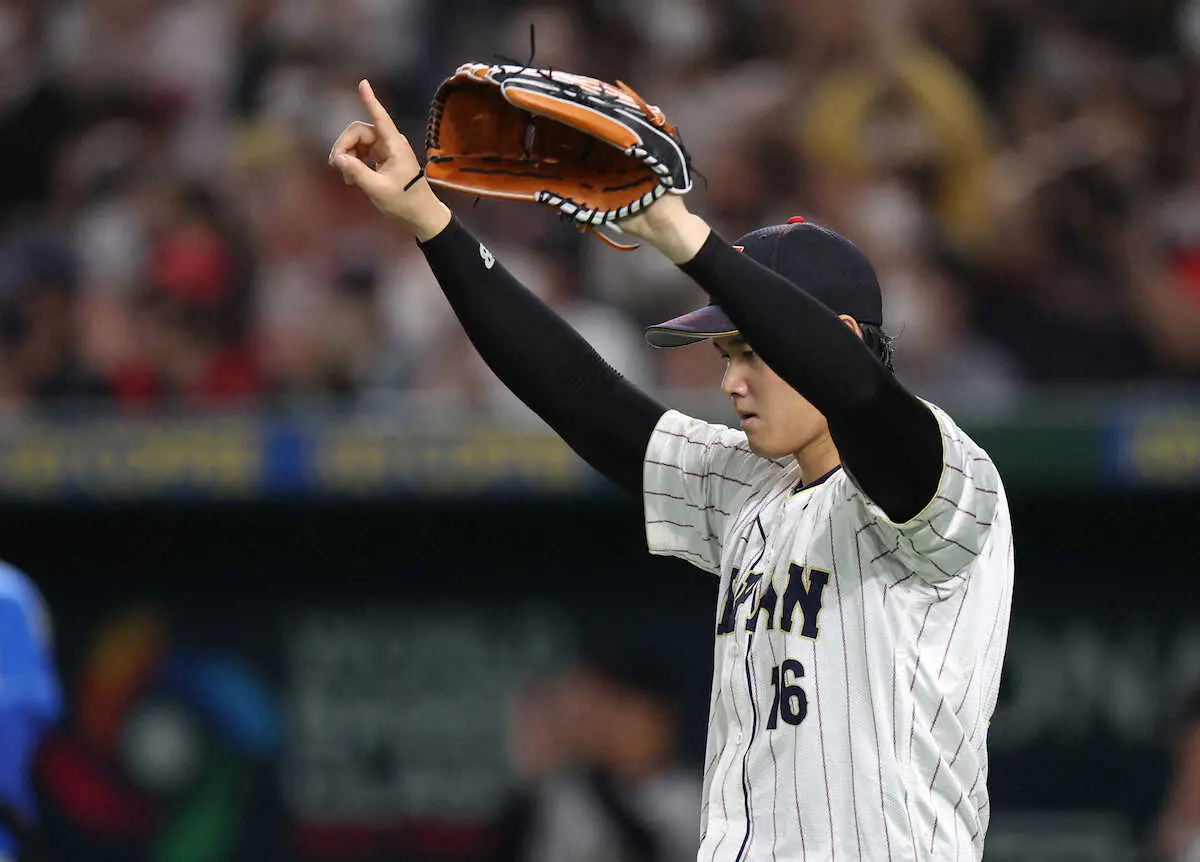 【画像・写真】侍・ヌートバーが強肩発動　矢のような返球で得点“阻止”　大谷も両手上げて感謝