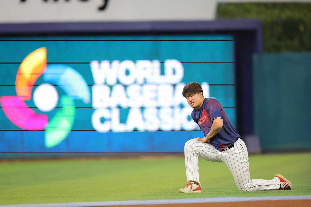 【画像・写真】侍ジャパンが準決勝メキシコ戦へ秘策！　「遊撃・村上、一、二塁間に源田、中野」の極端シフト練習
