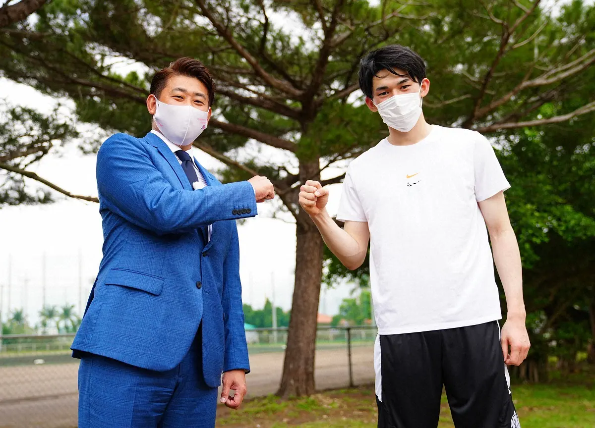 【画像・写真】松坂大輔氏　WBC準決勝メキシコ戦で始球式　「平成の怪物」から「令和の怪物」に熱きバトン