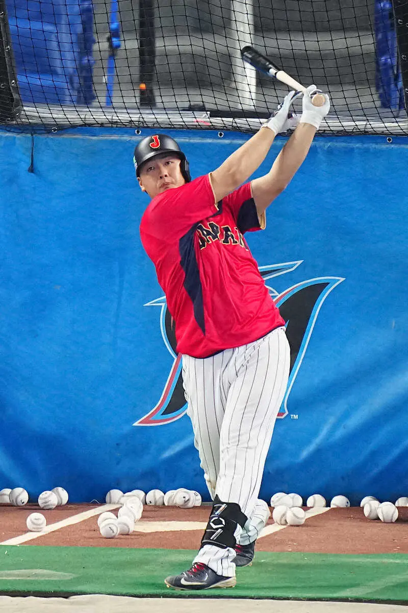 【画像・写真】侍・岡本和　ホームランが…左翼手がジャンプ一番のスーパーキャッチに阻まれた