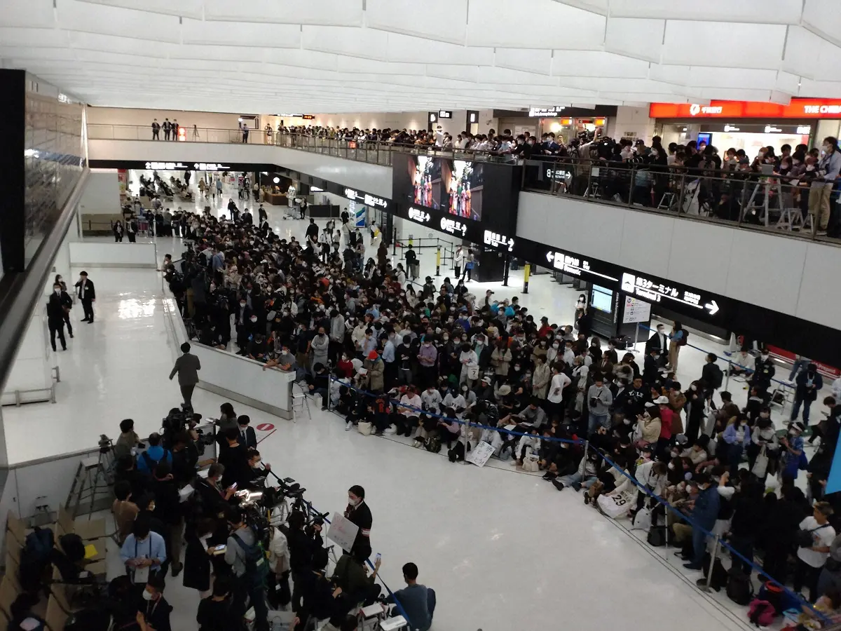 【画像・写真】世界一の侍ジャパンがスーツ着替え帰国会見　栗山監督「日本の皆さんの思いが力になった」フィーバーに驚く