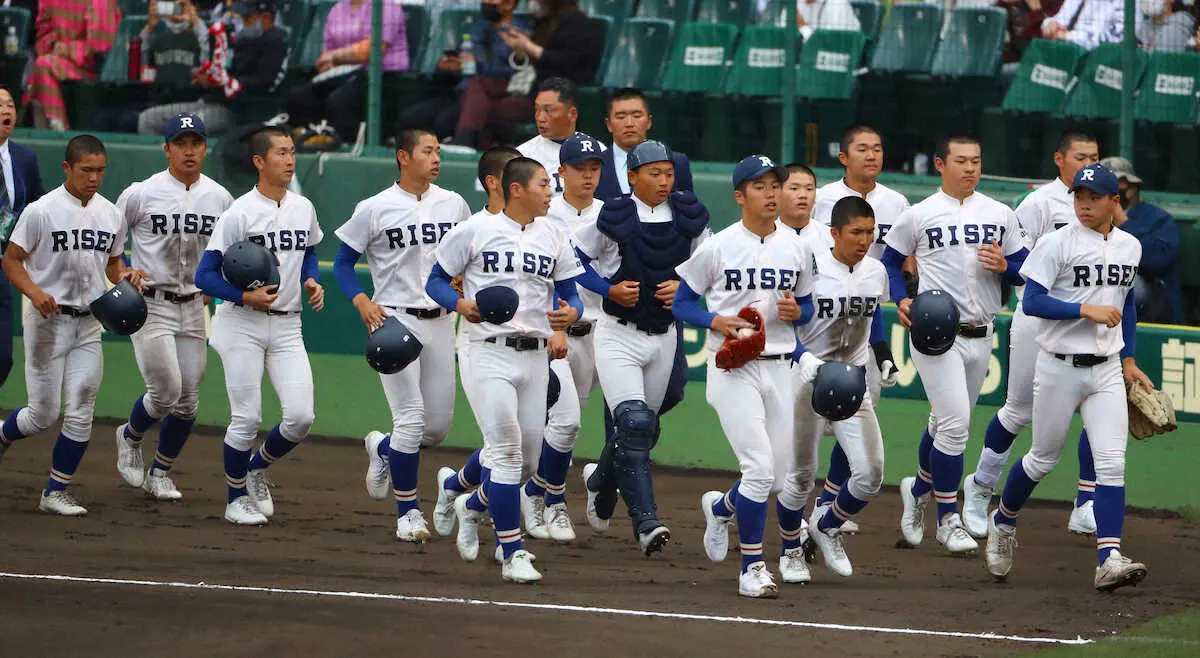 【画像・写真】履正社・福田　7回まで無安打投球も涙「日本一を目指していたので悔しい」6四球が響き1点差敗戦