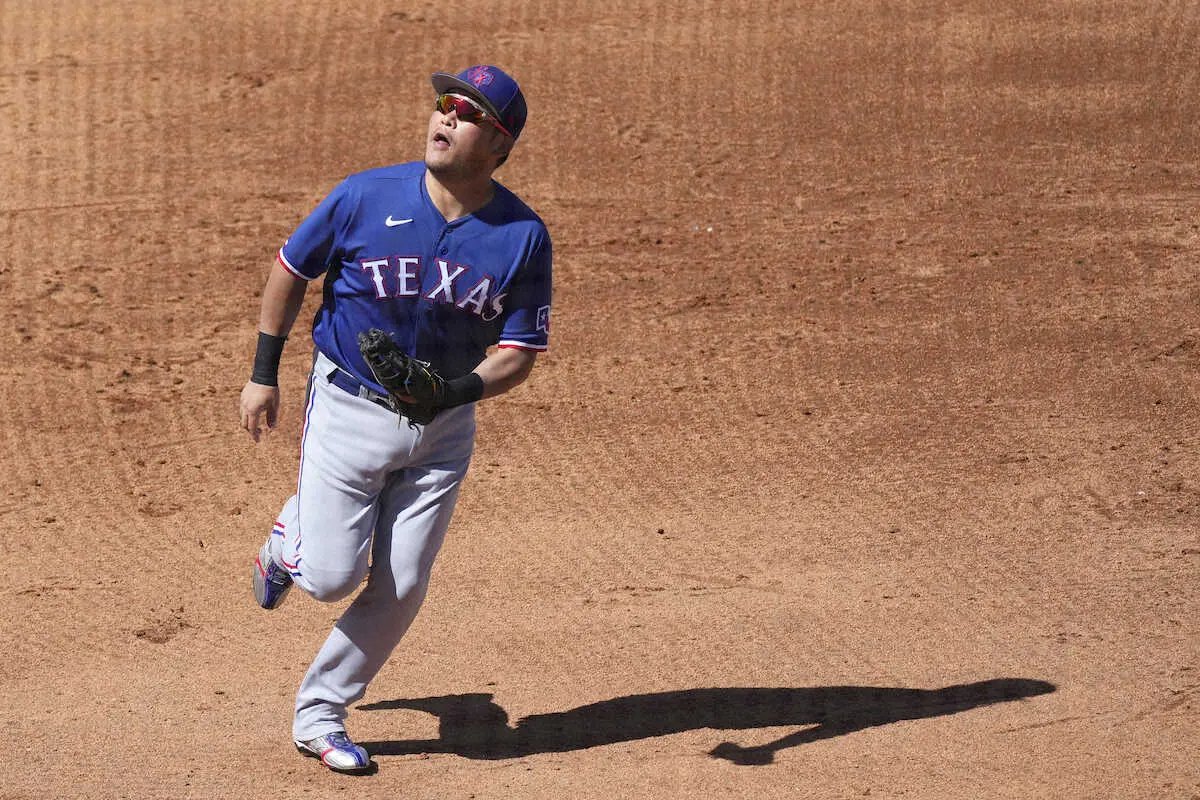 【画像・写真】レンジャーズ・筒香　途中出場も2打席連続三振と快音響かず　オープン戦打率は・222