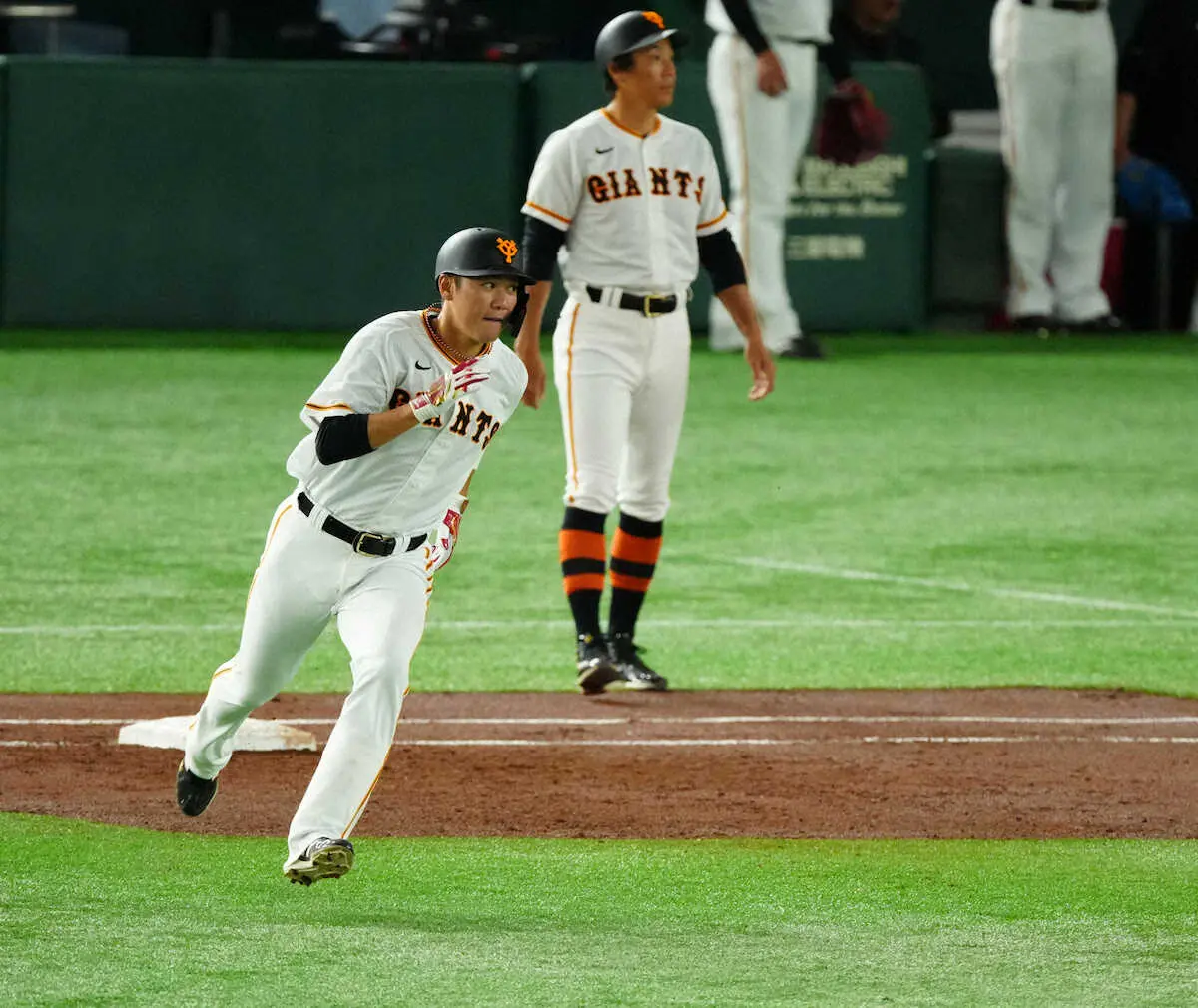 【画像・写真】巨人・坂本がオープン戦初タイムリー「積極的に打てて良かった」