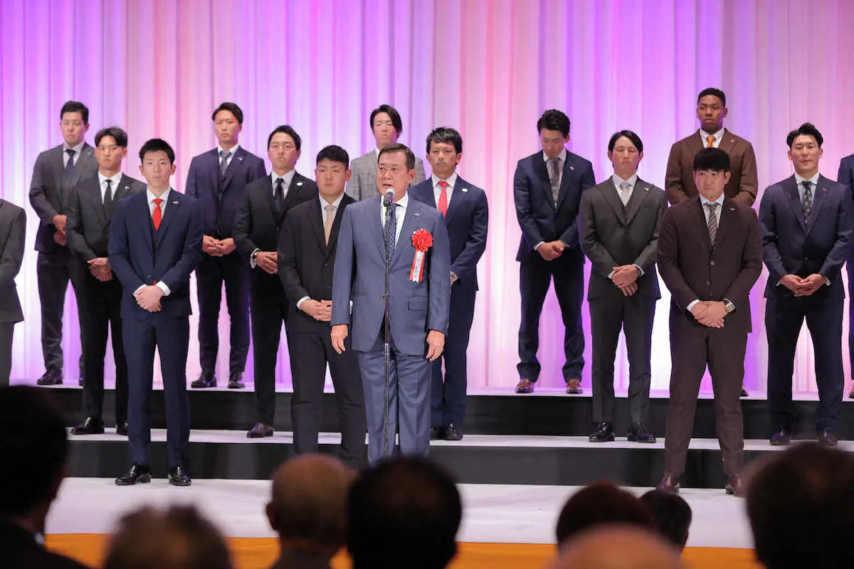 【画像・写真】巨人激励会で渡辺主筆がV厳命「今年は何が何でも」「そろそろ隠していた能力を爆発させ貫禄を」