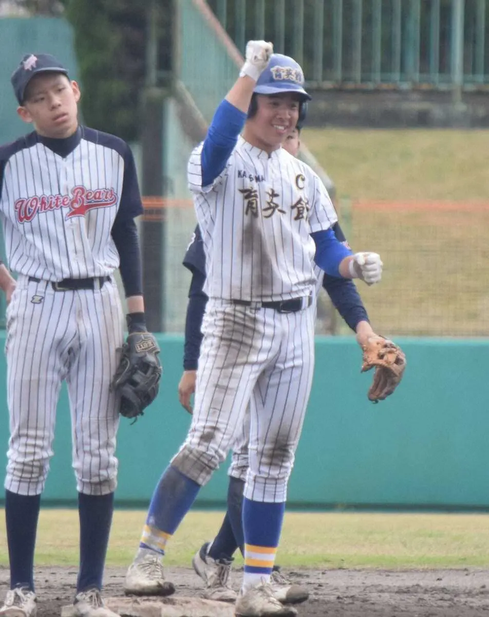 【画像・写真】鹿児島育英館中が史上初の連覇王手！徳留主将　復調準決勝で4打点