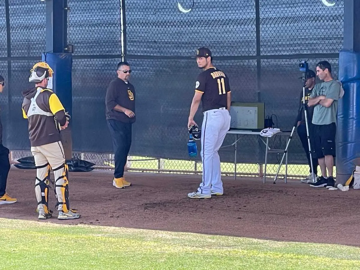 【画像・写真】パドレス・ダルビッシュ　調子上々ブルペン37球　カブス・誠也と「祝勝会」も報告