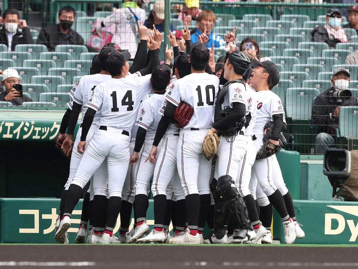 【画像・写真】【センバツ】先制は広陵！4番・小林が右犠飛　山梨学院・林の立ちがりを攻める　準決勝第1試合