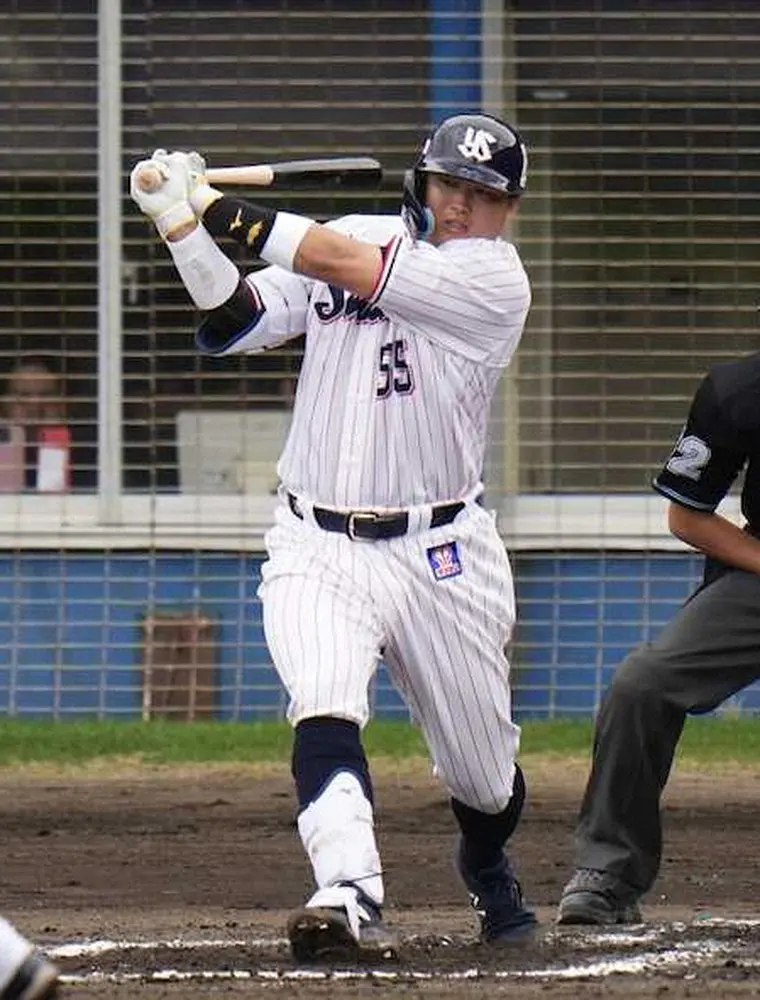 【画像・写真】ヤクルト村上が開幕弾「さあ行こうか！」第1打席でバックスクリーンへ豪快1号2ラン　連続3冠王へ好発進