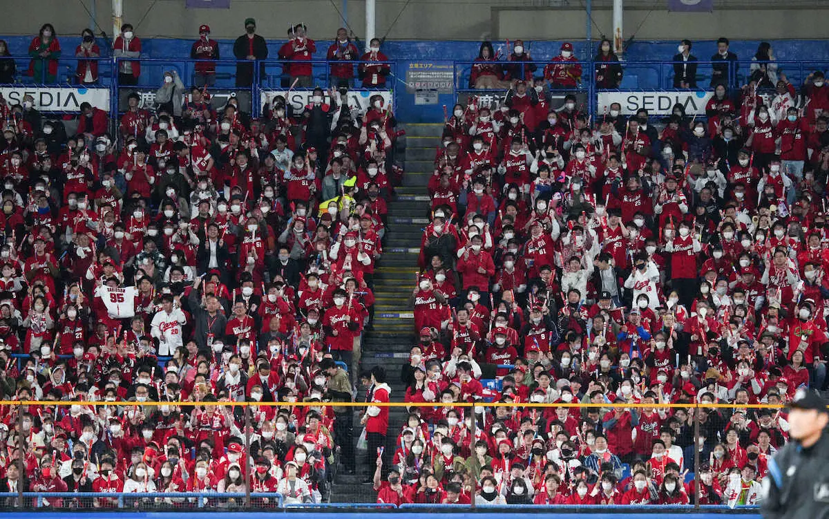 【画像・写真】広島・新井監督、零敗で初陣飾れず…“村神様”に被弾、走塁ミスも響いた
