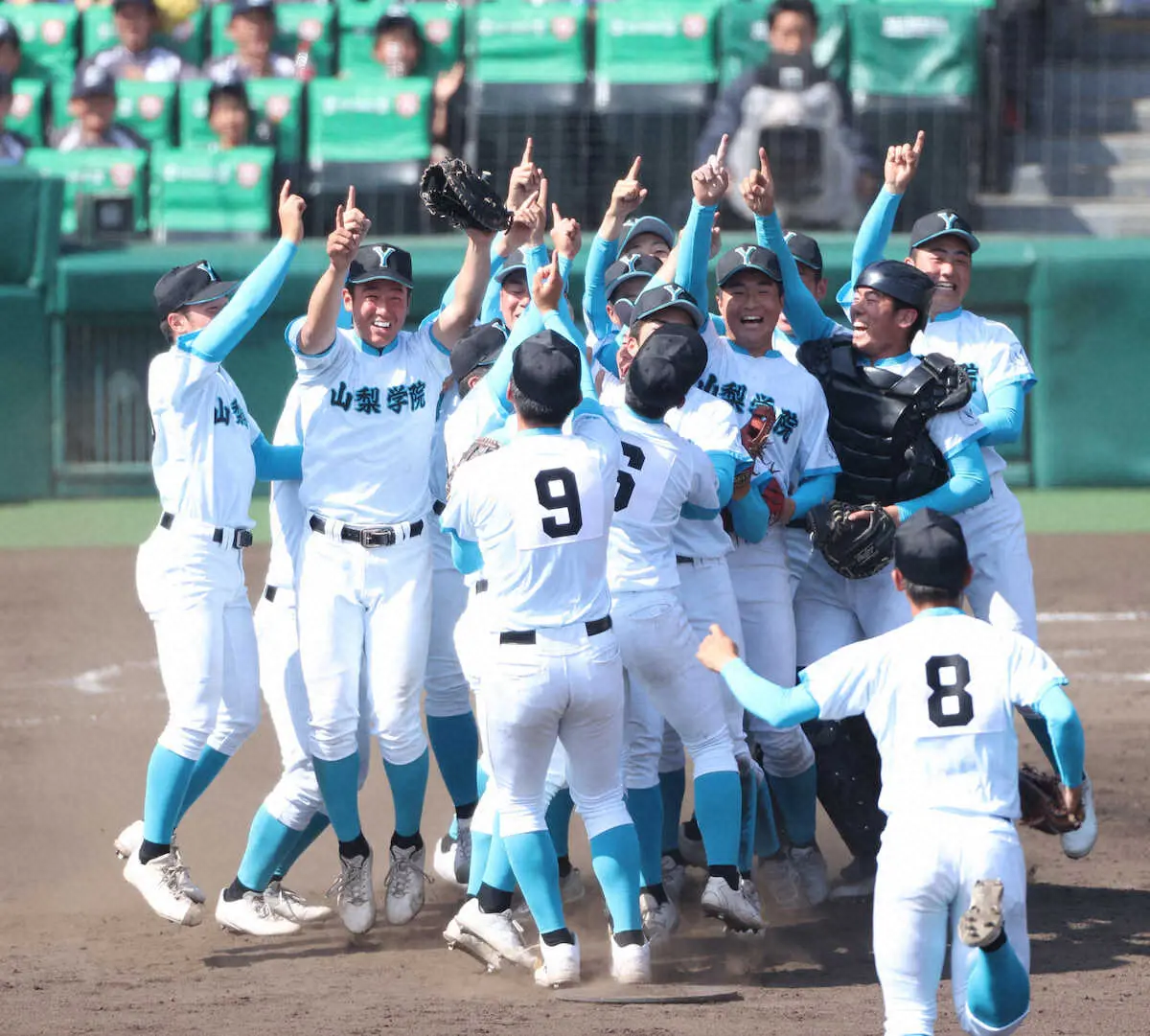 【画像・写真】【センバツ】山梨学院が歴史的甲子園制覇！県勢初決勝V　春夏通じて未制覇都道府県は残り12県