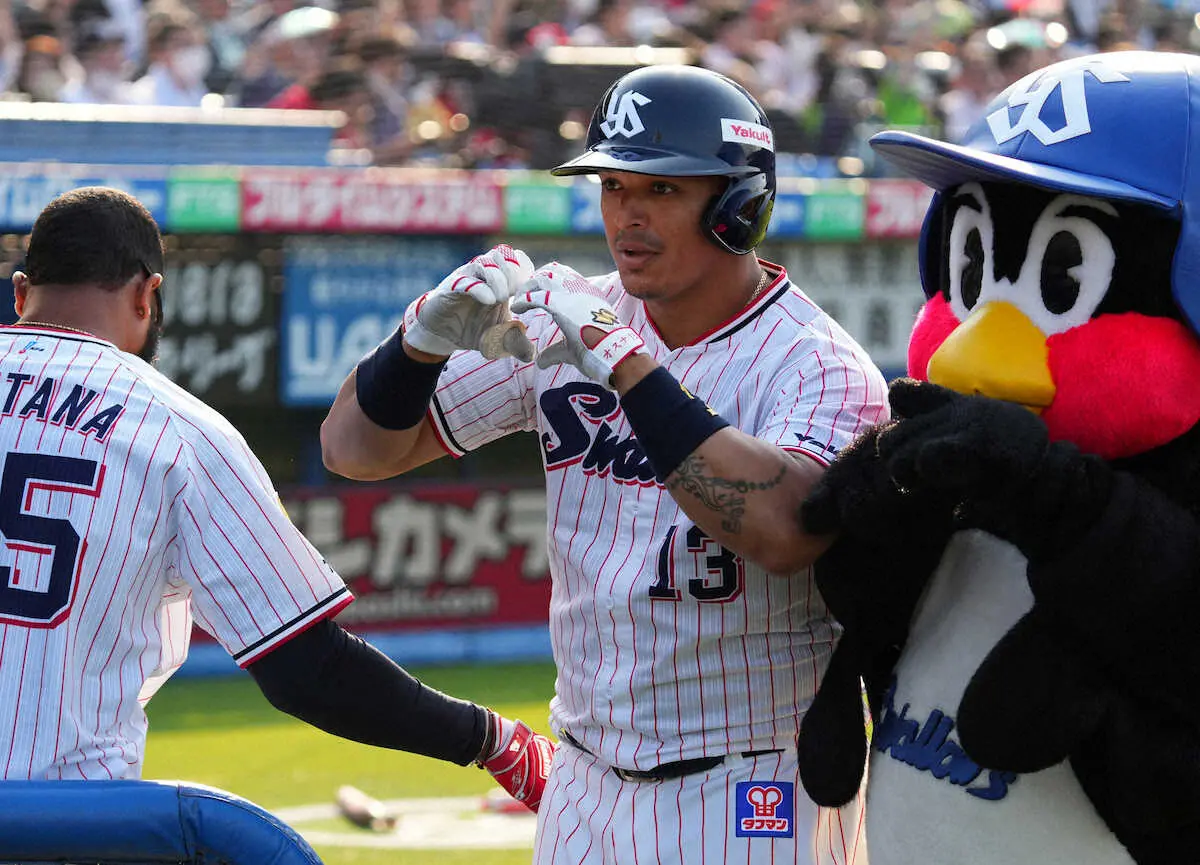 【画像・写真】ヤクルト　オスナ2戦連発!2試合連続無失点で開幕2連勝　9回は“新守護神”田口が打者3人で締める