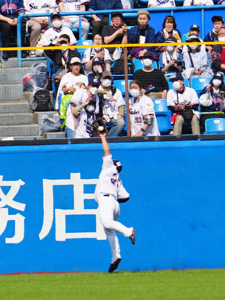 【画像・写真】ヤクルト　内山がチーム唯一のマルチ安打　捕手登録も連日外野で出場　ファン大歓声に「楽しいですね」