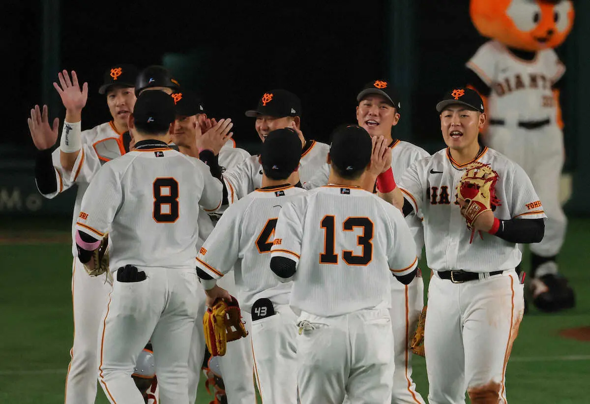 【画像・写真】原監督　坂本557日ぶり犠打は「100人いたら100人バントだと」　7回は「チョーさんにかけた」