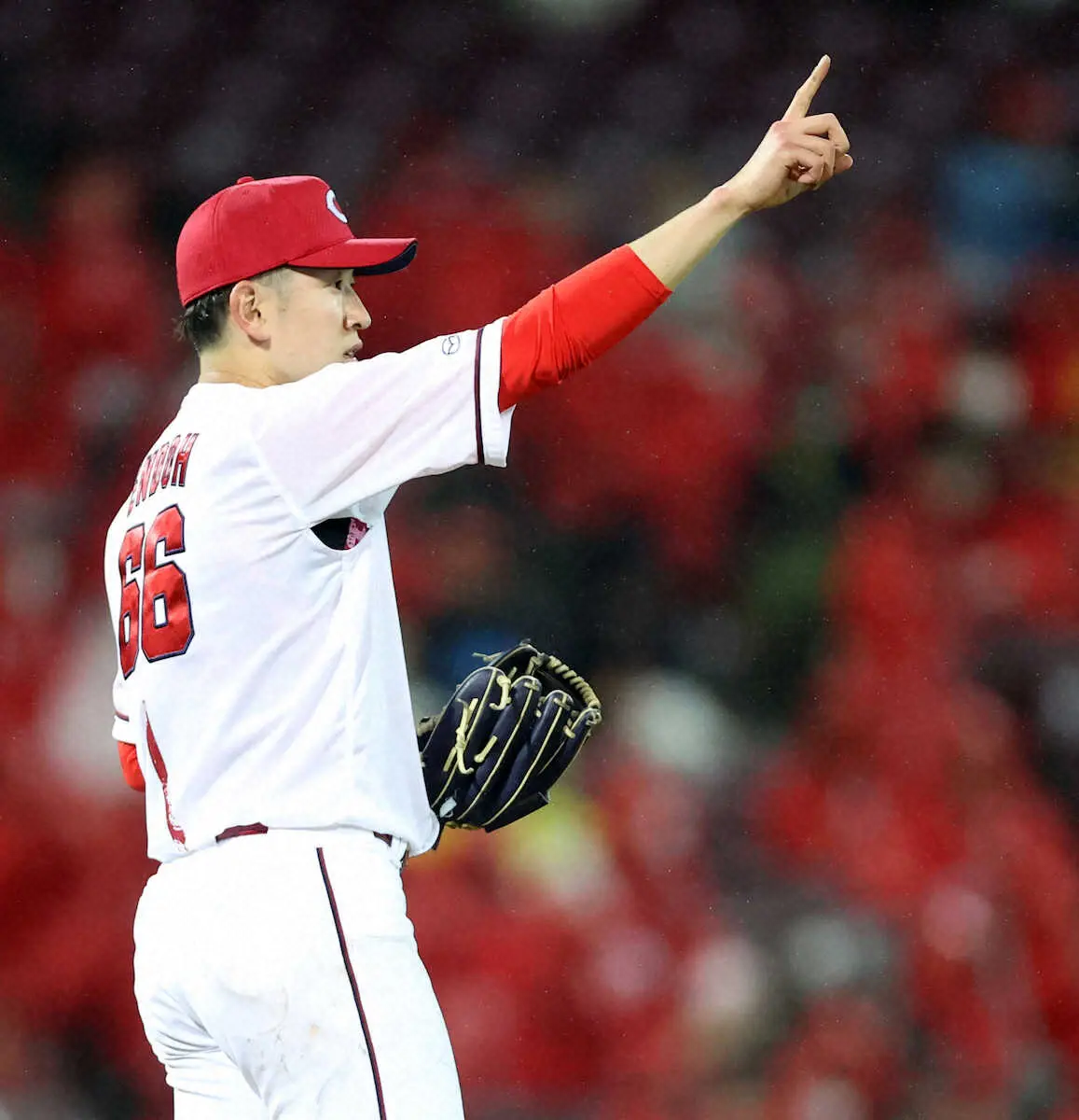 【画像・写真】広島・遠藤　虎の中軸打ち取ってプロ初完封も「まだまだ」　次回は9回完封目指すぞ！