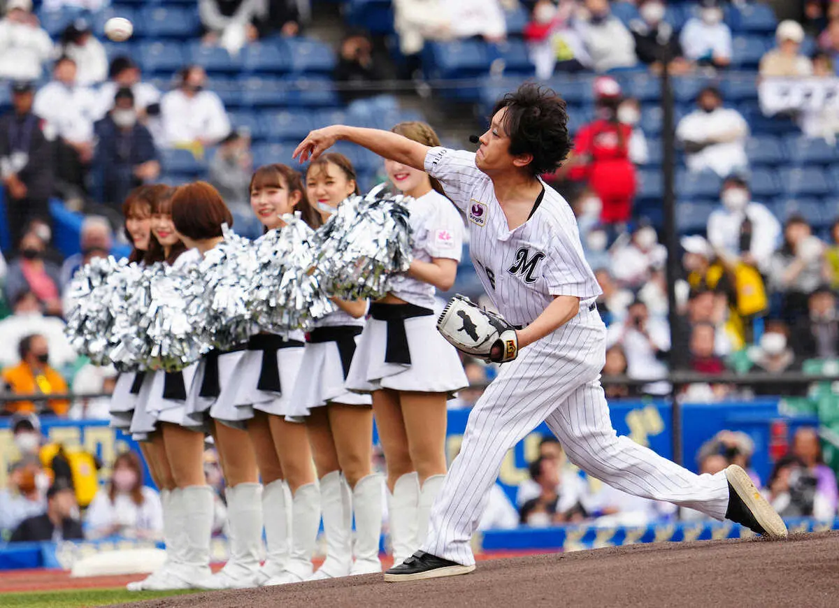 【画像・写真】ぺこぱ、ロッテVS楽天戦に来場　ファン歴30年の松陰寺は荻野応援歌も披露