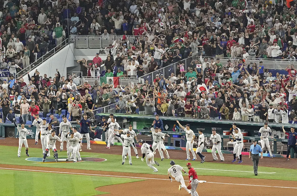【画像・写真】ソフトB・周東　3盗塁&WBC準決勝ばり劇勝生還　さすが世界のスピードスター