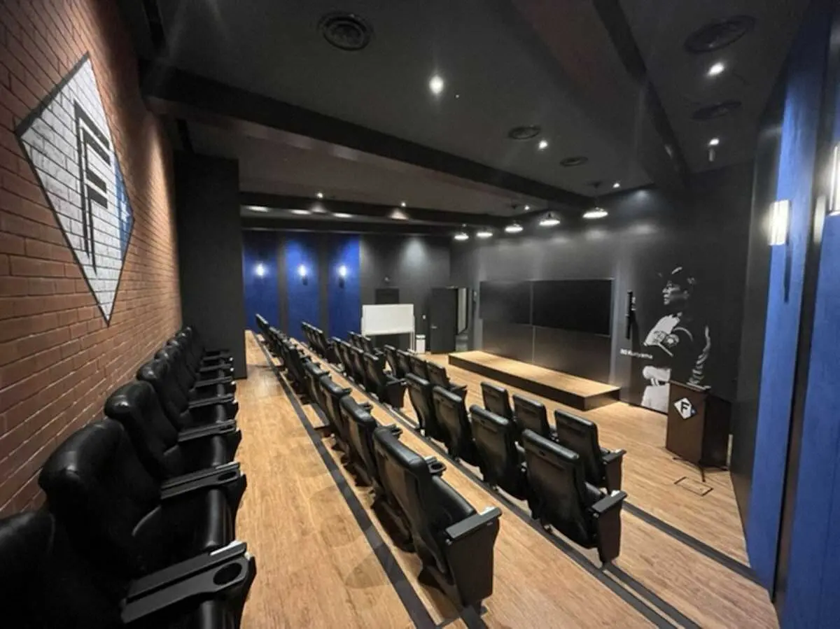 【画像・写真】日本ハム新球場は「サグラダ・ファミリア」　“未完成”エスコンに光、屋根が初めて開いた