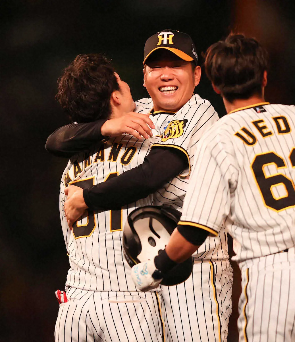 【画像・写真】阪神　大逆転サヨナラ勝ち！9回に中野が劇打　広島との投手戦を制した