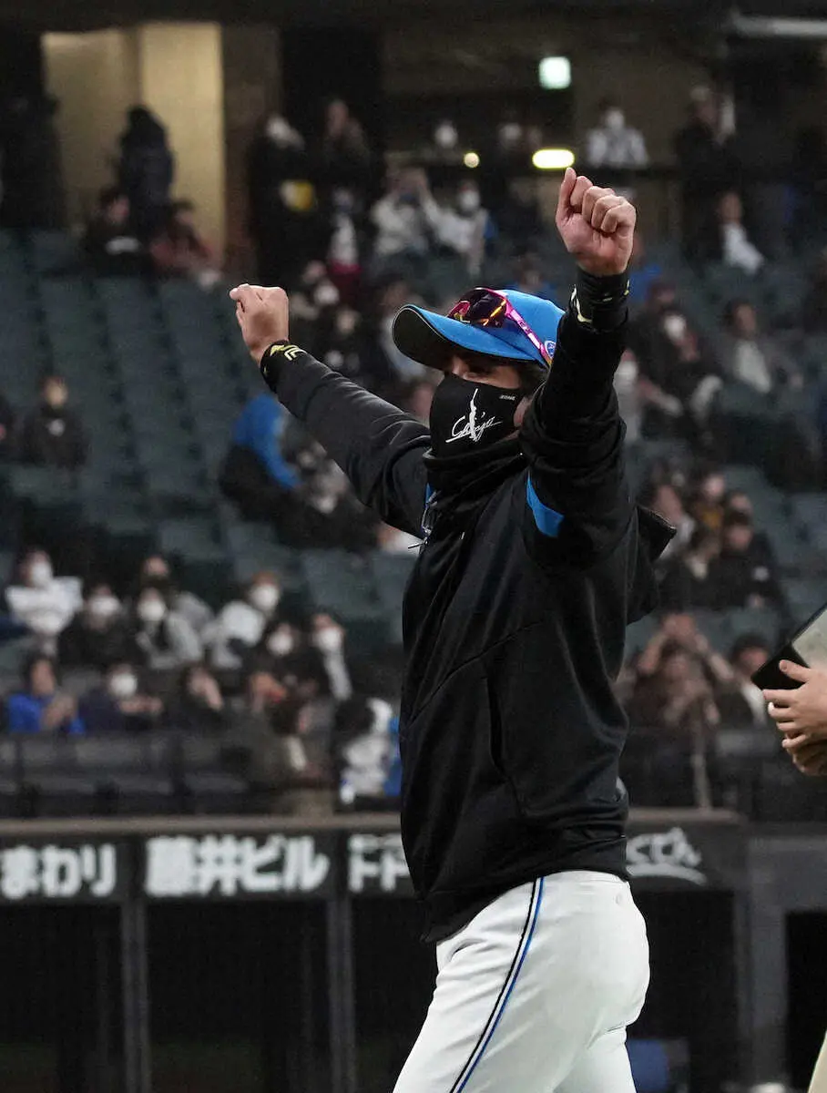 【画像・写真】【隠しマイク】楽天・田中将「野球に関係ない質問の方が切れがありますよ」