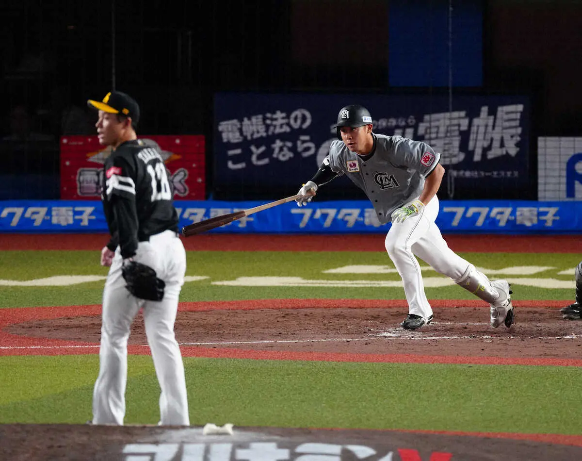 【画像・写真】ロッテ・朗希がベンチ前で“回れ回れ！”「死ぬ気で」相棒・佐藤都＆平沢が連続タイムリー、4回に3点