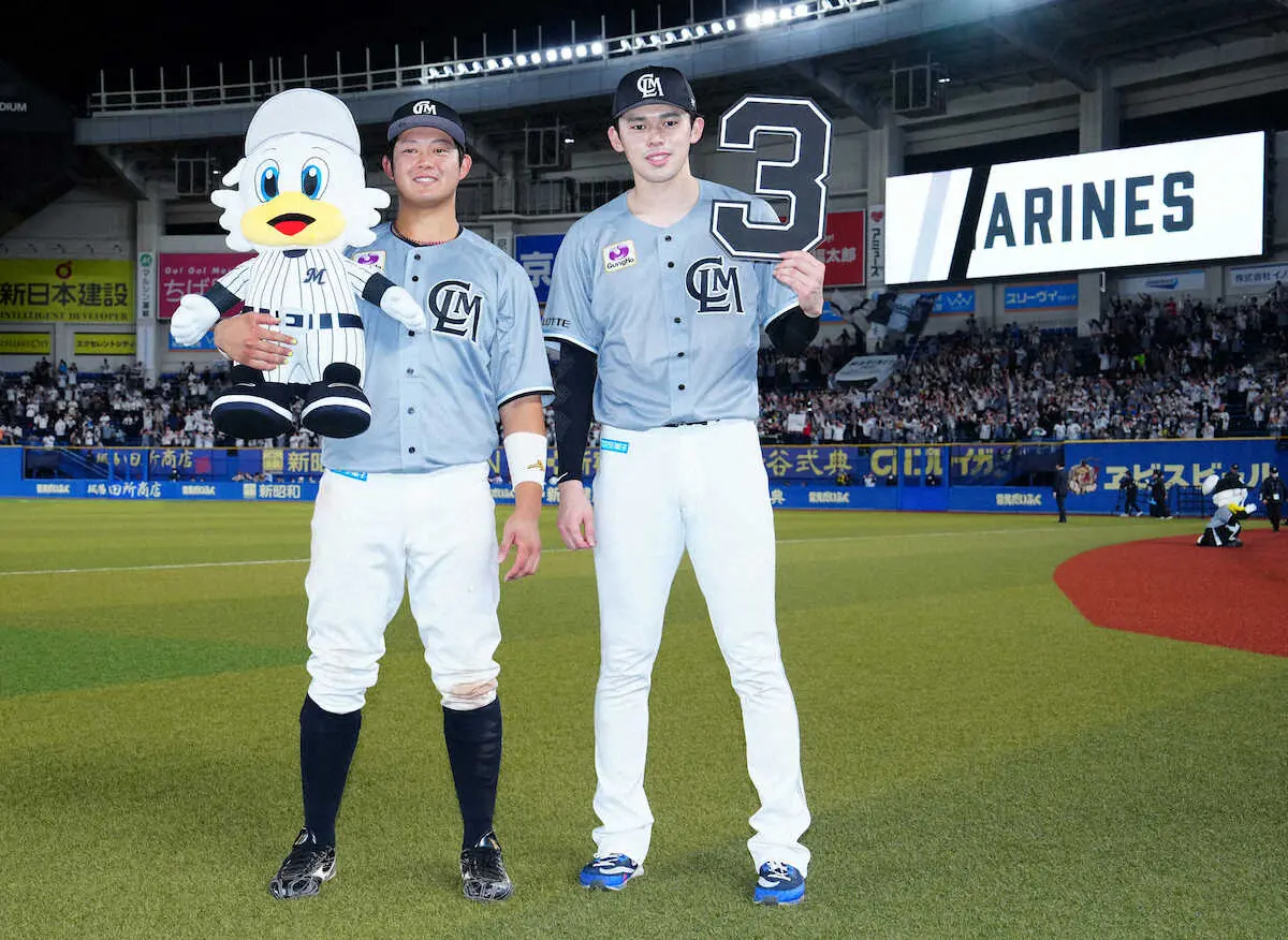 【画像・写真】ロッテ　佐藤都が先制の2点三塁打　朗希からは茶谷と違って？「信じていました」