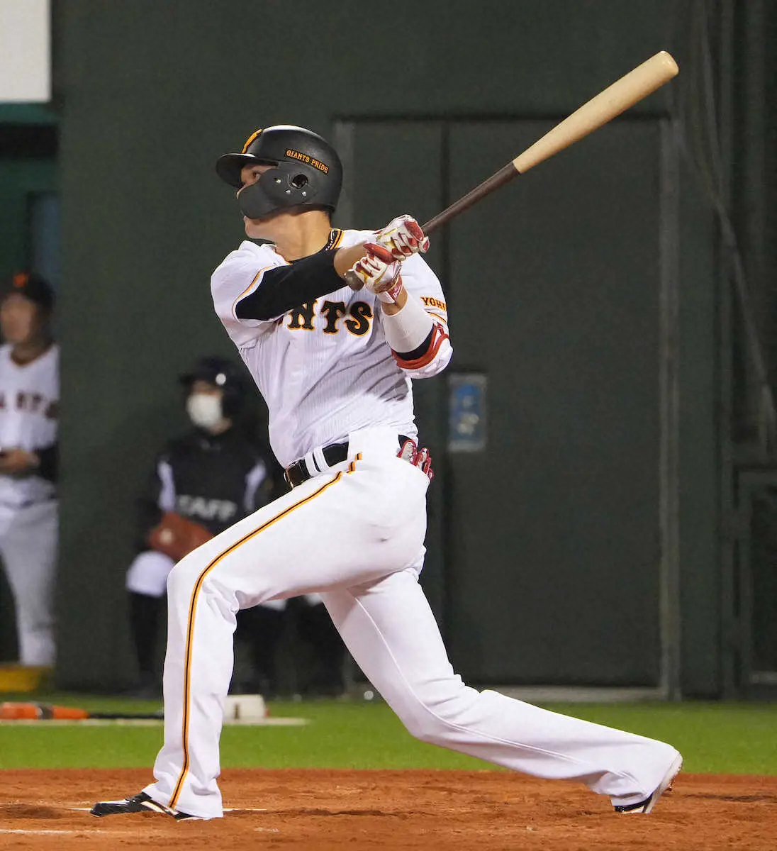 【画像・写真】巨人・坂本がジャイアンツ球場のシート打撃に参加　秋広ら1軍若手野手に混じり4打席