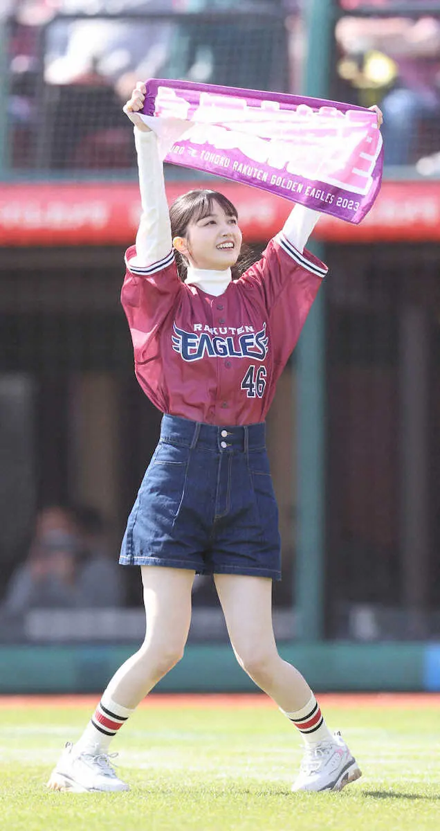 【画像・写真】乃木坂46・久保史緒里　楽天本拠沸かせた!始球式＆チアダンス披露に歓喜の声「勝利の女神」「可愛すぎ」