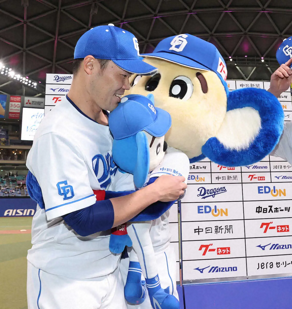 【画像・写真】中日先発・福谷が1年ぶりの白星　7回途中1失点の粘投も「立場が崖っぷち。必死に投げた」