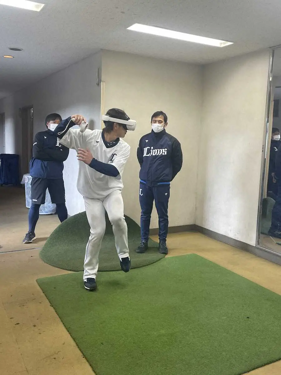 【画像・写真】西武　朗希らパ・リーグの難敵攻略へバーチャルトレ導入　映像で実物同様球速＆球筋体感