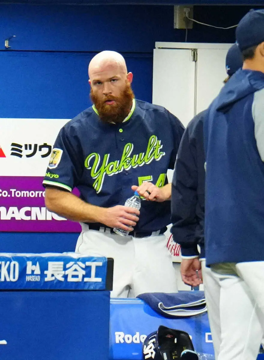 【画像・写真】ヤクルト3連敗　開幕から20試合連続1桁安打でプロ野球ワーストあと1　太田とサンタナが衝突する場面も