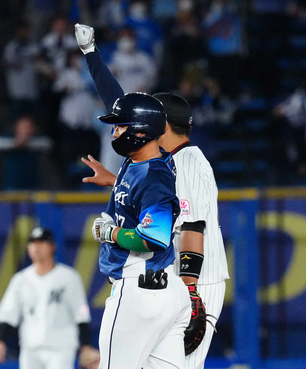 【画像・写真】西武が再び首位タイ！39歳4番・中村が確信の4号決勝2ラン　9回は冷や汗も…　松本が7回1失点2勝目