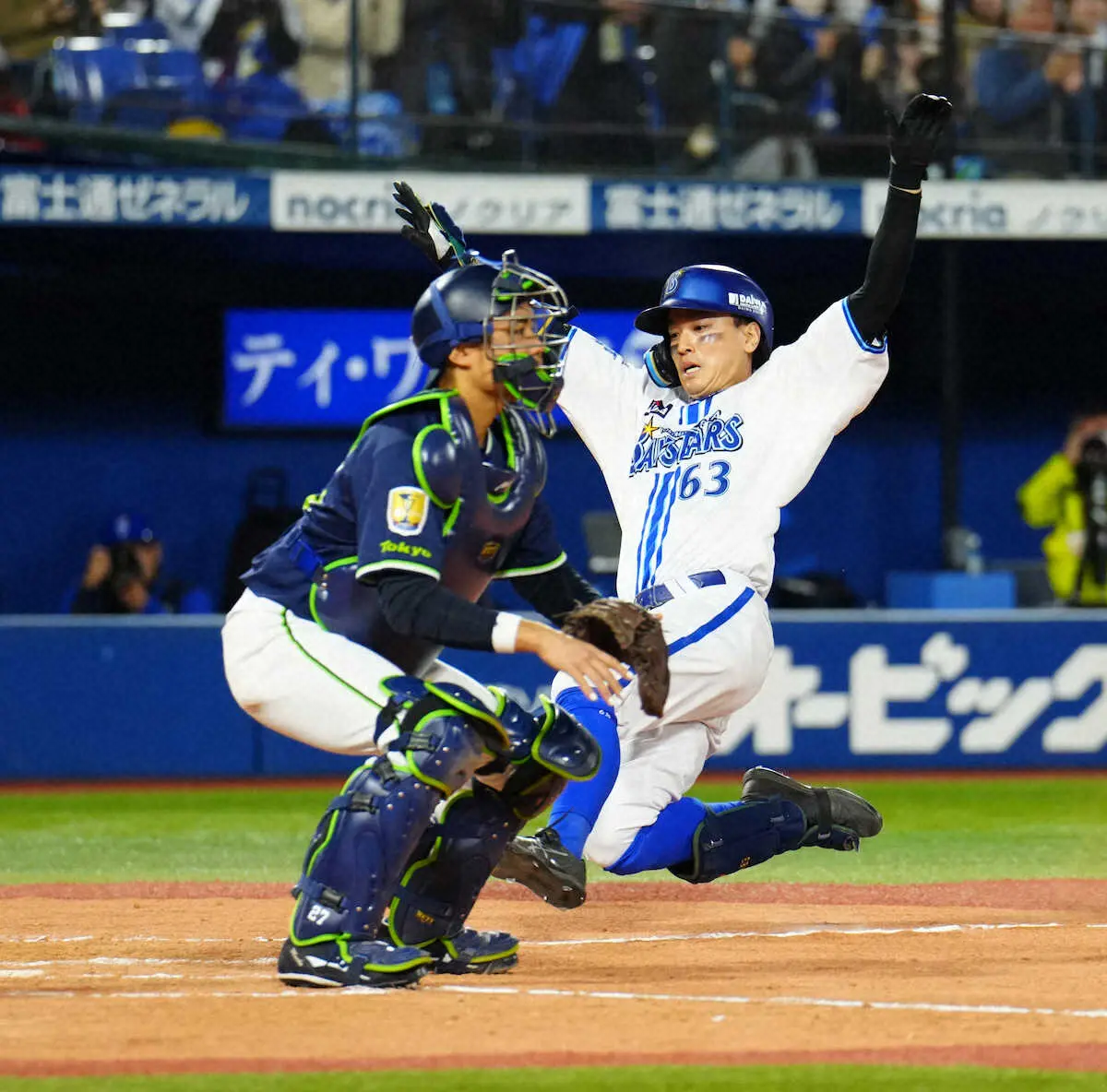 【画像・写真】DeNA　関根が1号ランニング本塁打　チームでは14年の梶谷以来「追加点を奪えてうれしかった」