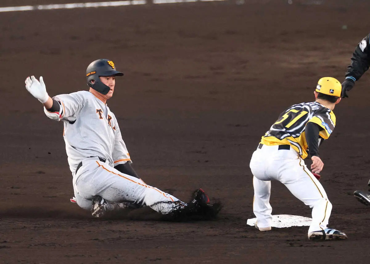 【画像・写真】巨人・秋広また打った！プロ初スタメンから3試合連続、第1打席で安打　好走塁で二塁打に