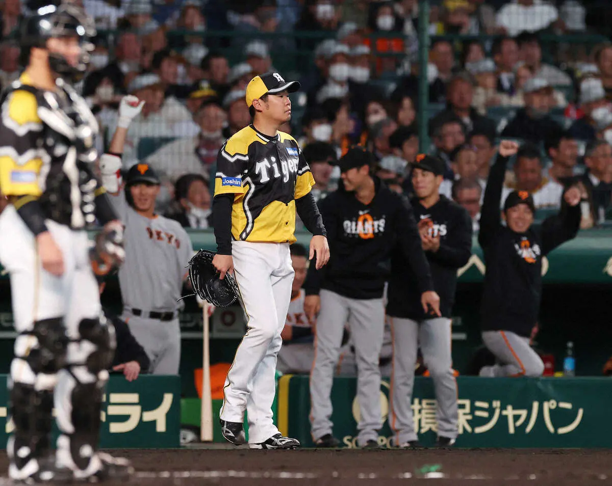 【画像・写真】巨人打線が今季初の甲子園で序盤から爆発！　3回までに9安打、ノーヒットは早くも2人だけに