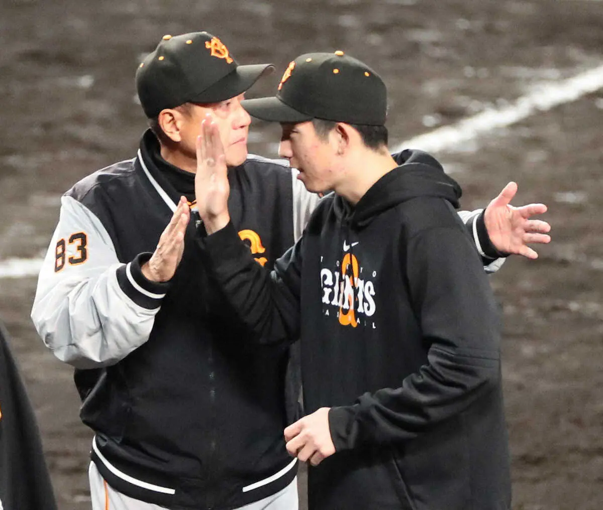 【画像・写真】巨人・原監督　戸郷3勝目に「うちのエースですので」　長野には「まだまだ若いぜ、まだまだ力はあるぜ」