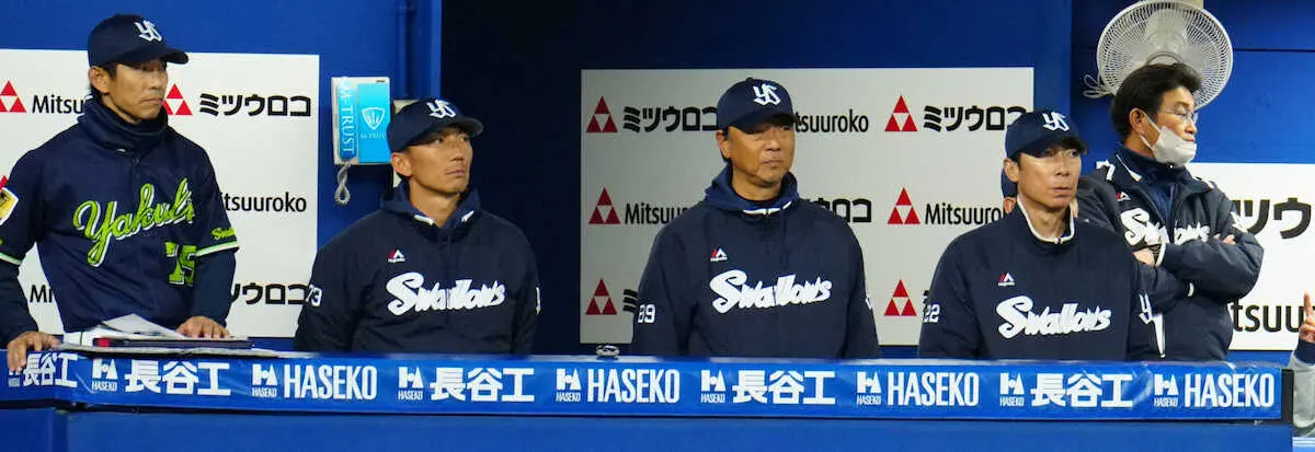 【画像・写真】ヤクルトは今季2度目の4連敗で勝率5割に逆戻り　2番手・木沢が交代直後に戸柱に決勝3ランを被弾