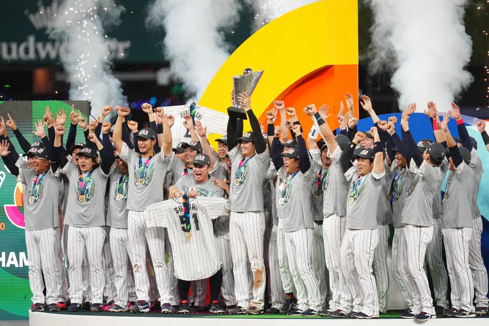 【画像・写真】侍ジャパン「紫綬褒章」　WBC06、09年に続き3度目　栗山監督、スポーツが持つ力の伝承を強調