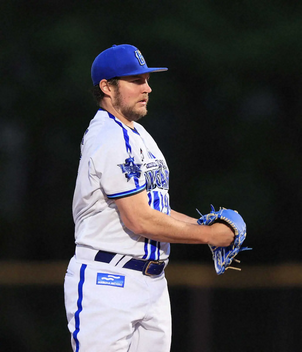 【画像・写真】DeNA・バウアー来日3度目の先発　「9番・投手」で打席にも立つ予定