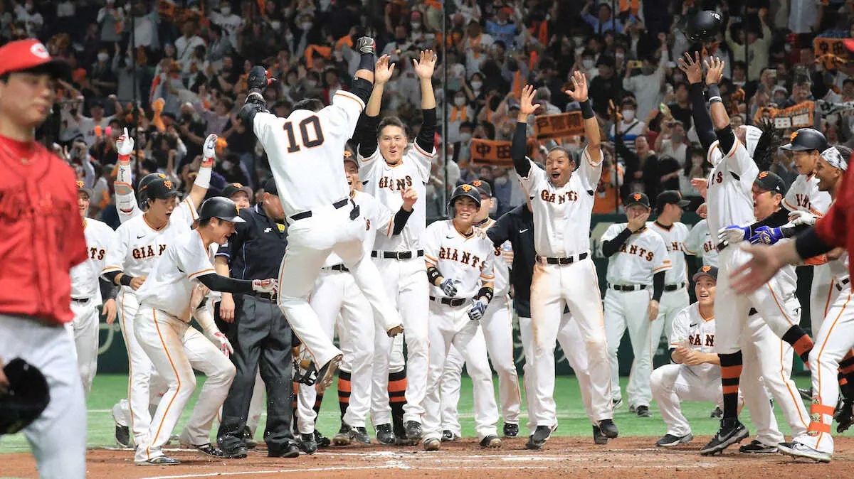 【画像・写真】巨人・秋広が明かした中田の“予告”サヨナラ弾「見とけよ！と…さすが」中田「手本を」初師弟競弾